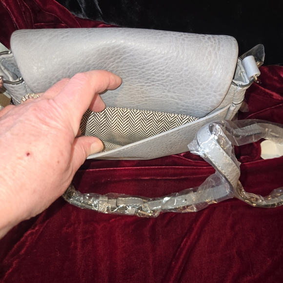Moda Luxe Henri Foldover Zip Crossbody Lavender Gray Pebbled Faux Leather NWT - Picture 5 of 13